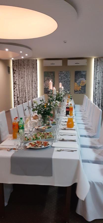 Hotel Lesny Белосток Экстерьер фото