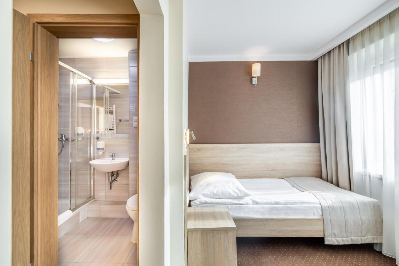 Hotel Lesny Белосток Экстерьер фото