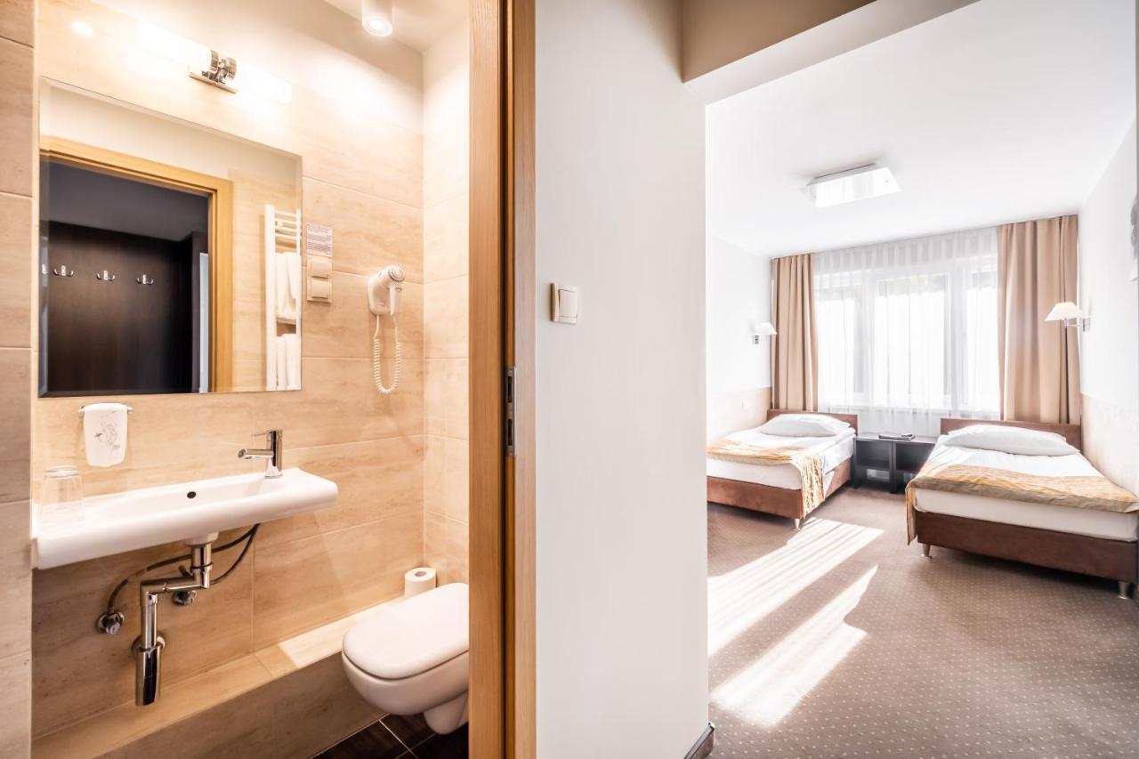 Hotel Lesny Белосток Экстерьер фото