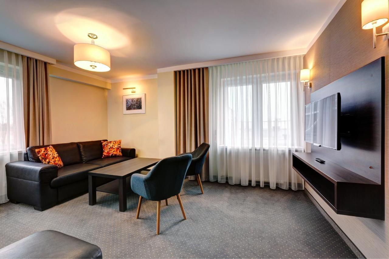 Hotel Lesny Белосток Экстерьер фото