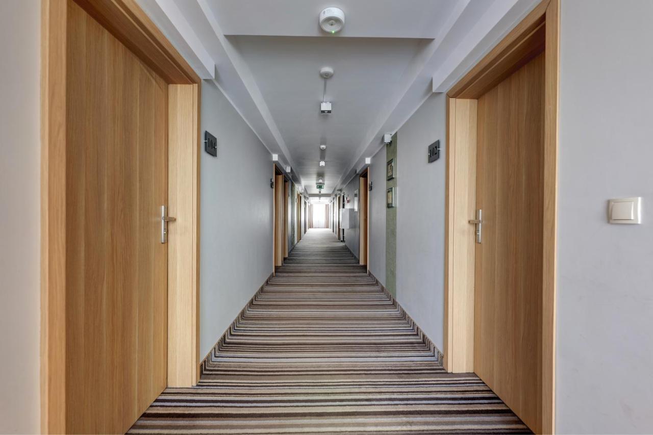 Hotel Lesny Белосток Экстерьер фото