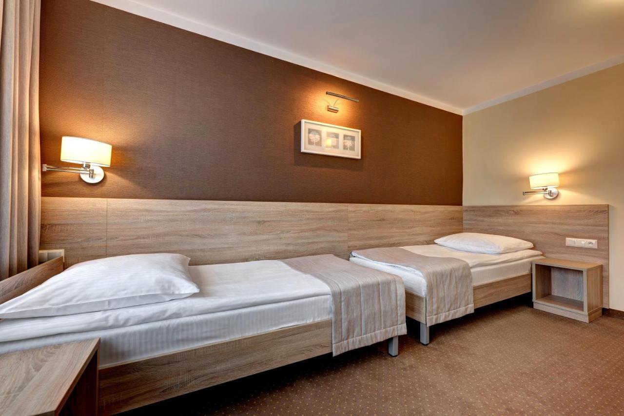 Hotel Lesny Белосток Экстерьер фото