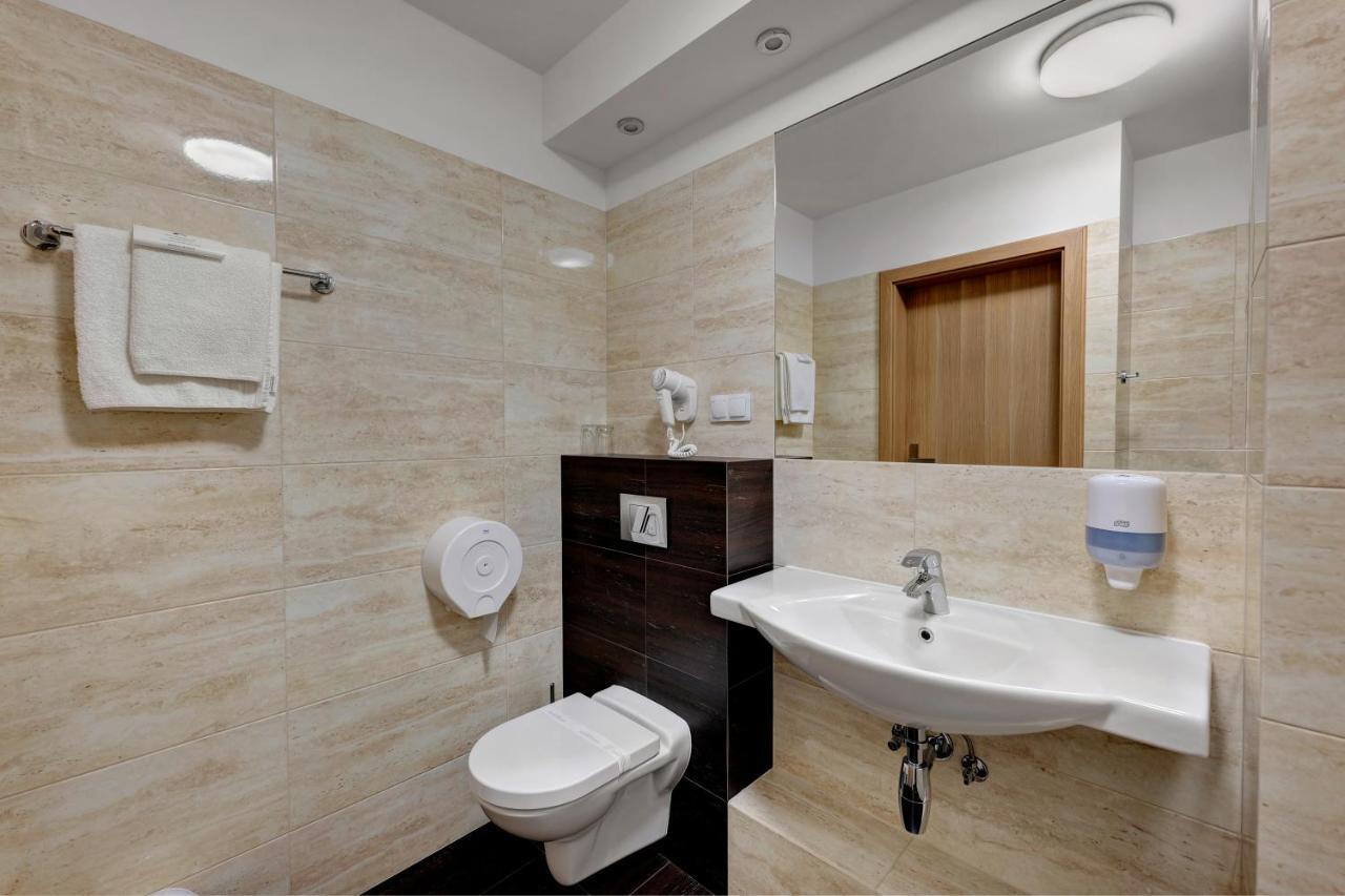 Hotel Lesny Белосток Экстерьер фото